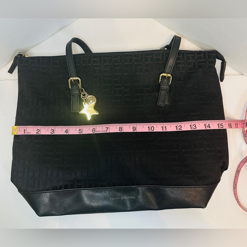Tommy Hilfiger Black Signature Logo Tote Shoulder Bag w/ Gold Tone Purse Charm - Picture 6 of 8